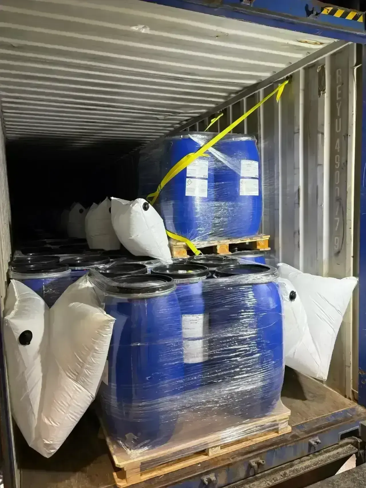 Container Lashing operation 3