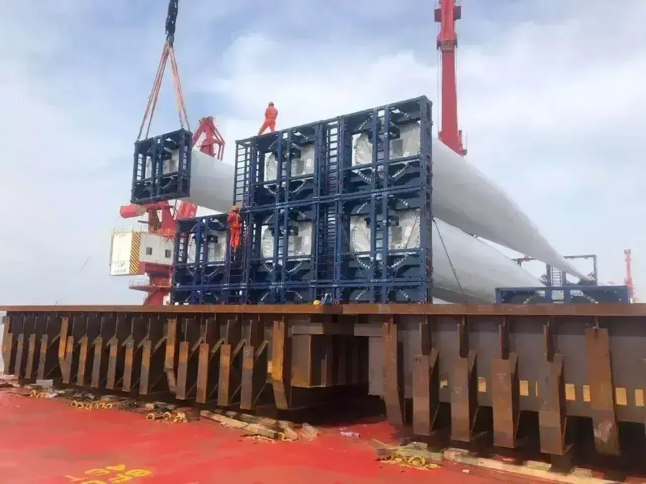 Boat and Yacht Lashing operation 5
